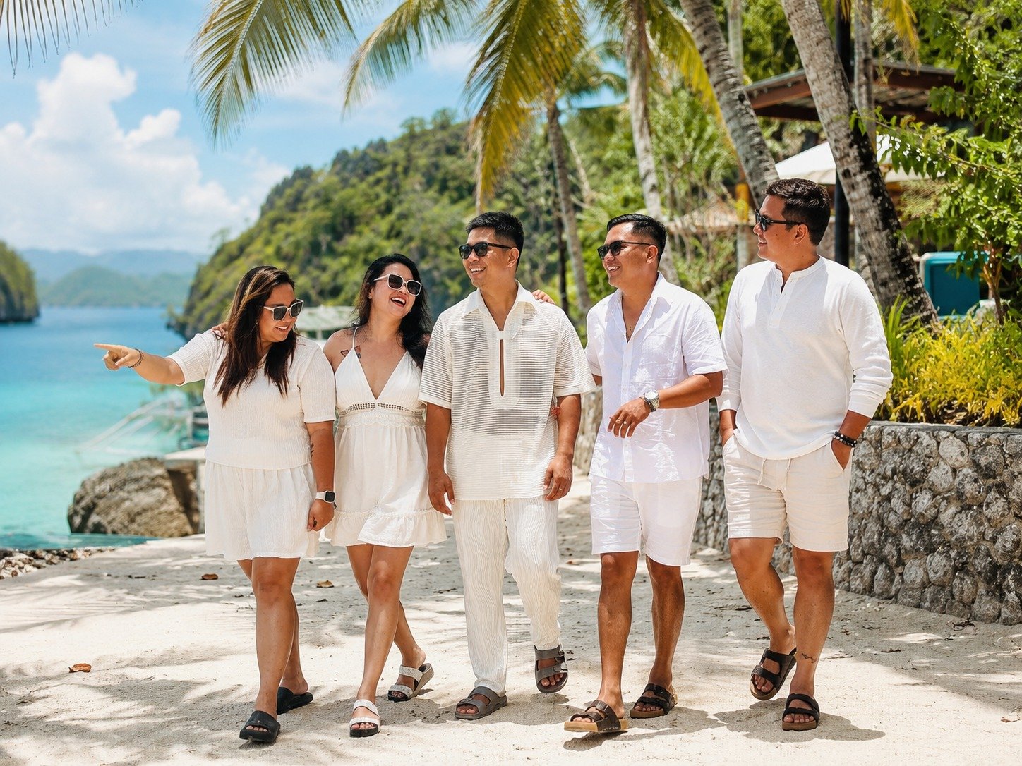Group of travelers during a beach getaway